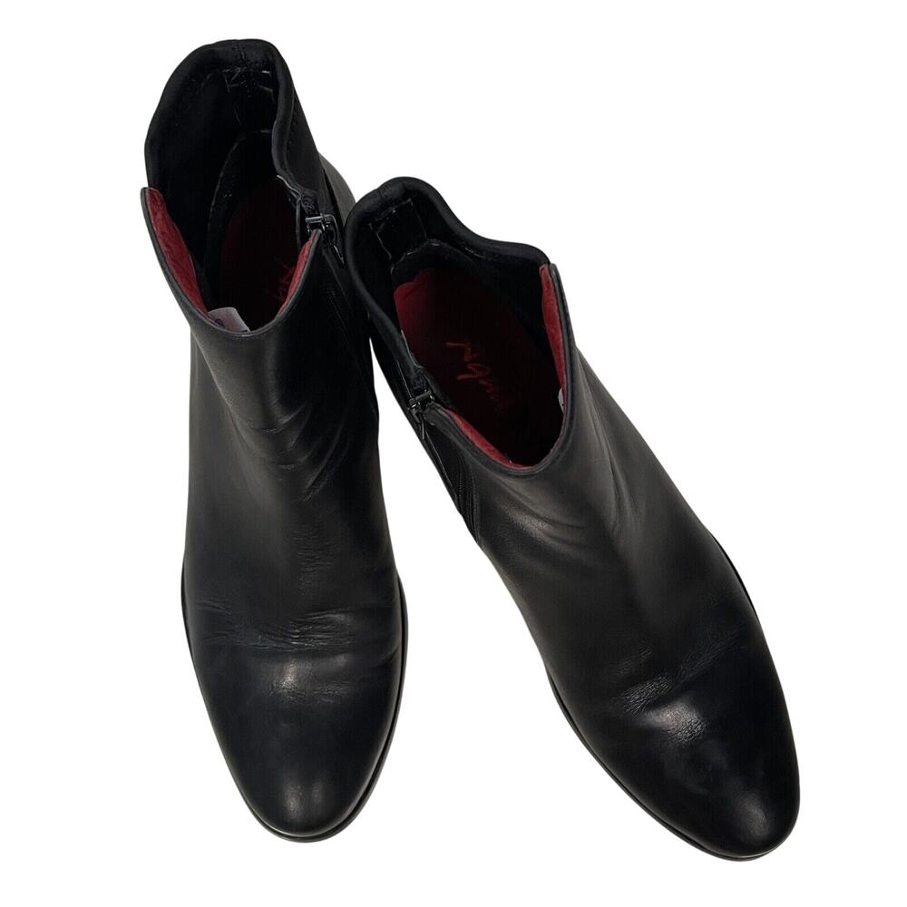 Aqua diva woman booties size 10. great condition